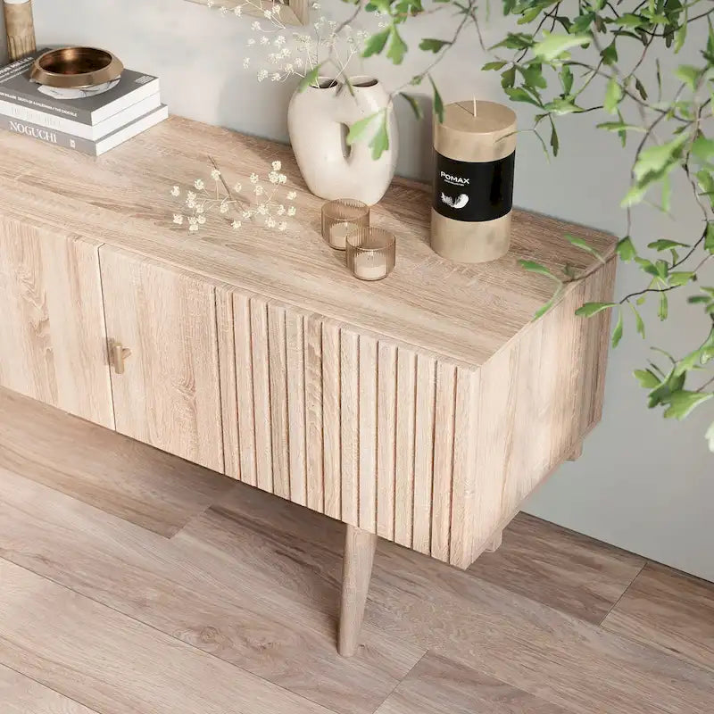 Meuble TV compatible avec design à lattes et pieds en bois