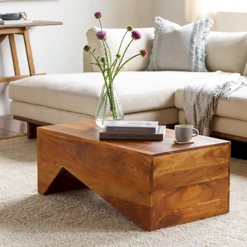 Table basse angulaire en bois