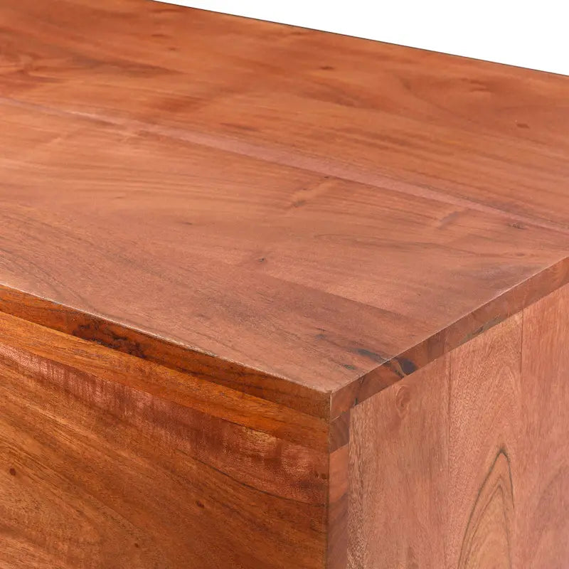 Table basse angulaire en bois