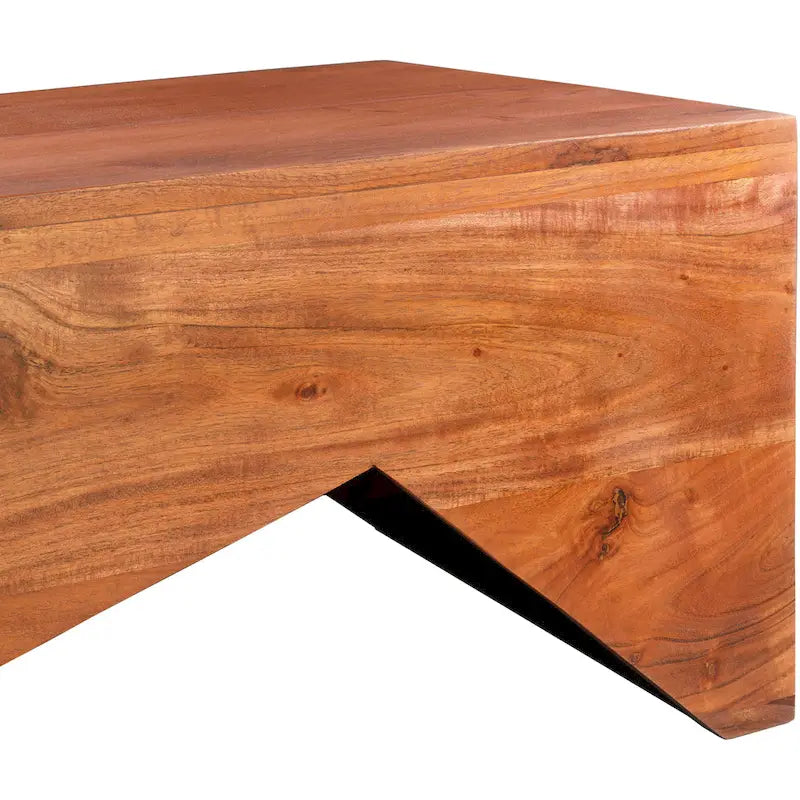 Table basse angulaire en bois