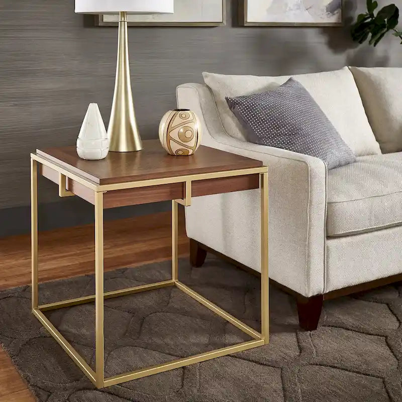 Table carrée avec piètement en métal par