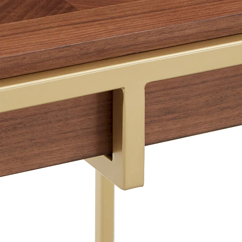 Table carrée avec piètement en métal par