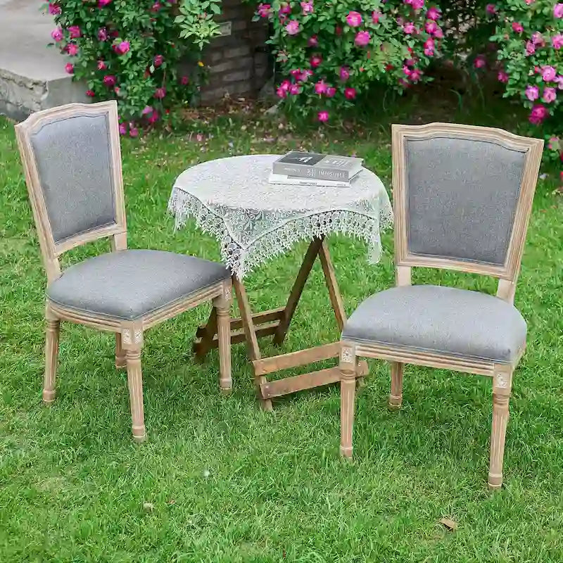 Chaises d'appoint françaises avec pieds en bois sculpté et revêtement en lin