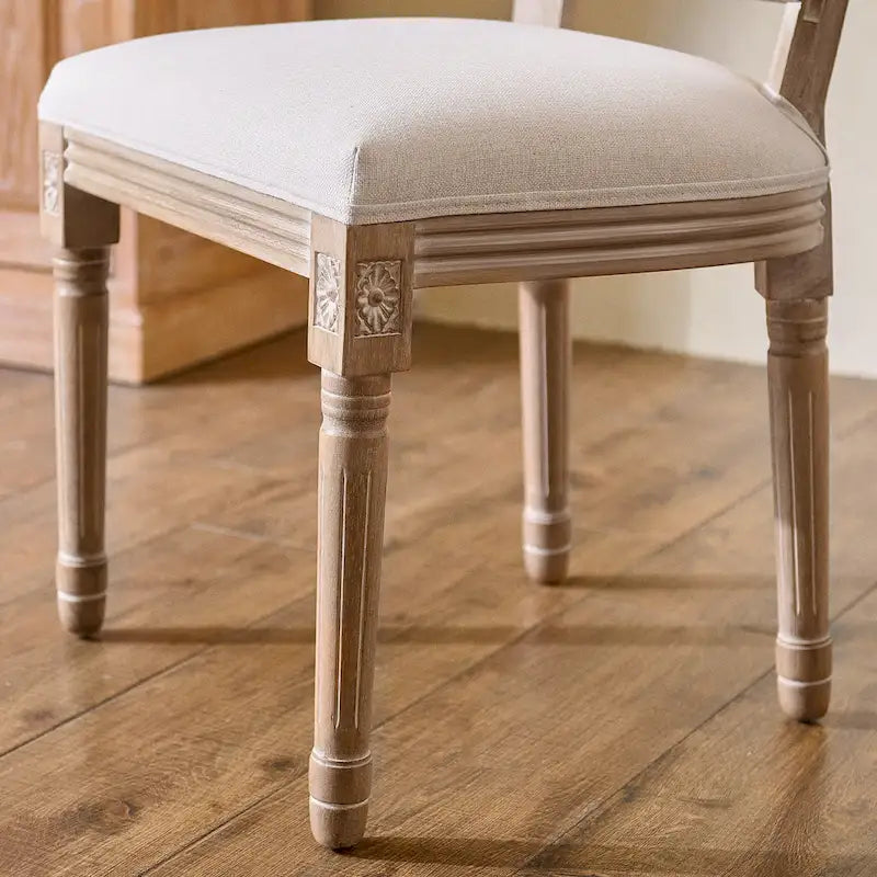 Chaises d'appoint françaises avec pieds en bois sculpté et revêtement en lin