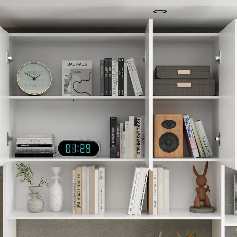 Bureau de jeu blanc spacieux